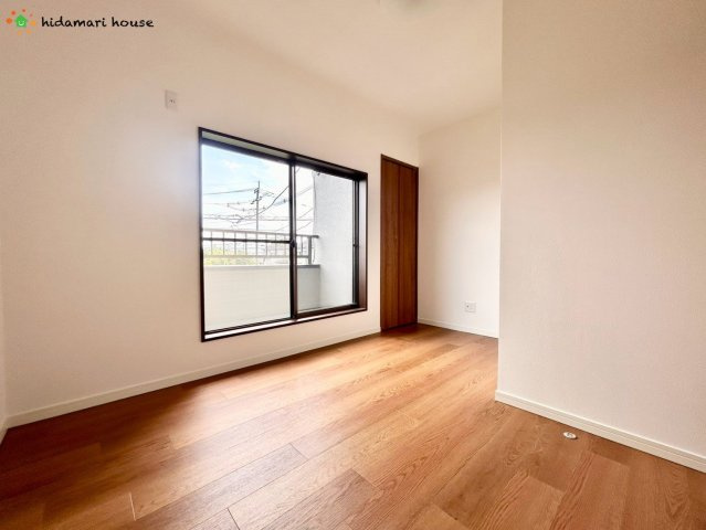 上尾市上野本郷　中古戸建の洋室|２階洋室：5.2帖