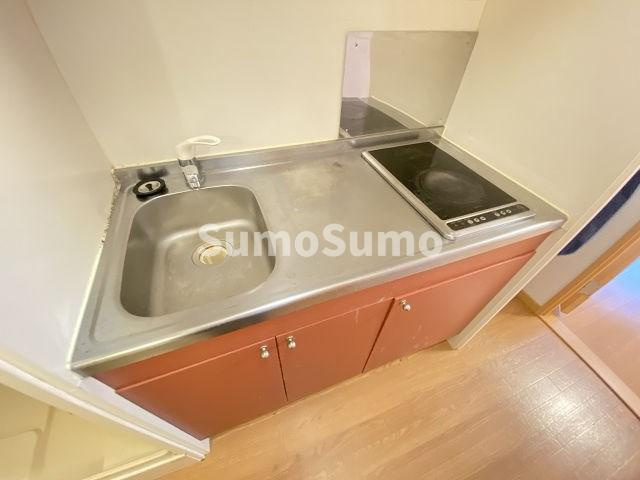 レオパレスアークのキッチン|コンパクトなキッチンで掃除もラクラク