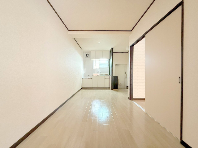 高岡マンションの居間・リビング