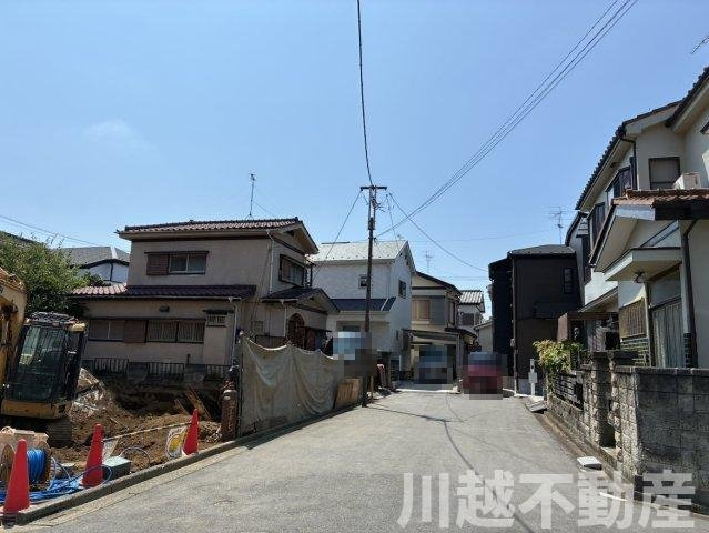 北西角地の整形地　ショッピングモールまで徒歩8分の前面道路含む現地写真|前面道路含む現地写真です
