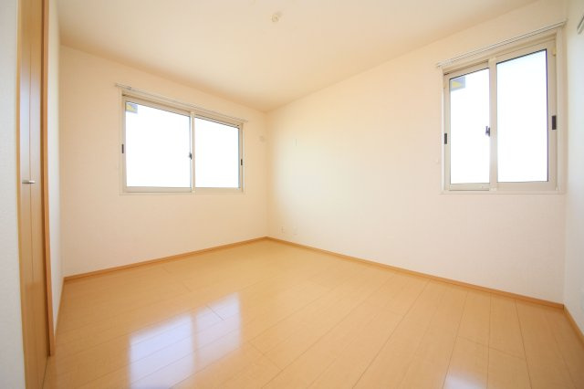 プランドール　A棟の寝室|別部屋同一間取りのお写真となっております。