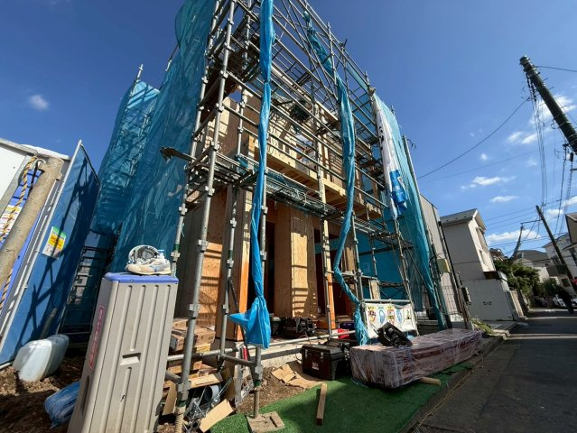 杉並区下高井戸3丁目　新築戸建の外観|2026.07.09撮影

現地ご見学希望・資料請求などお気軽にお問い合わせ下さい！
03-5990-5201