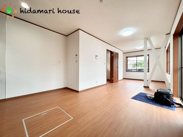 上尾市瓦葺　中古戸建の居間・リビング
