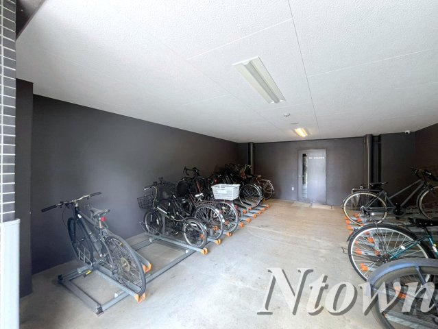 【その他共用部分】 | プレサンス広小路通葵 | 駐輪場です。