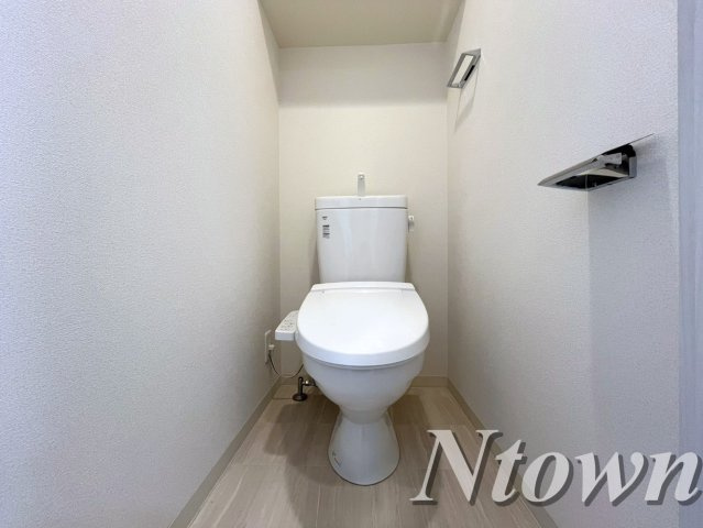 【トイレ】 | プレサンス広小路通葵 | 落ち着いた色調のトイレです
