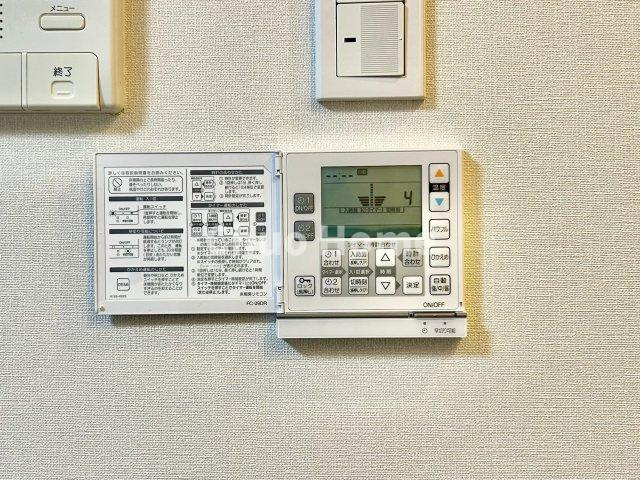 オープンレジデンシア両国森下の冷暖房・空調設備|【床暖房】冬は足元から暖めてくれる床暖房はエアコンとは違って埃が舞いませんので健康にも良さそうですね。
