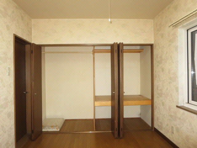 ハイネス若草の収納