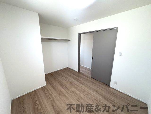 久米窪田町の新築分譲戸建の洋室|広々とした洋室です