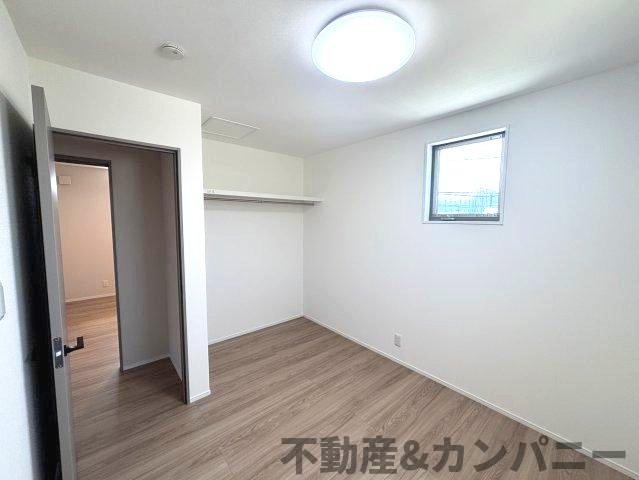 久米窪田町の新築分譲戸建の洋室