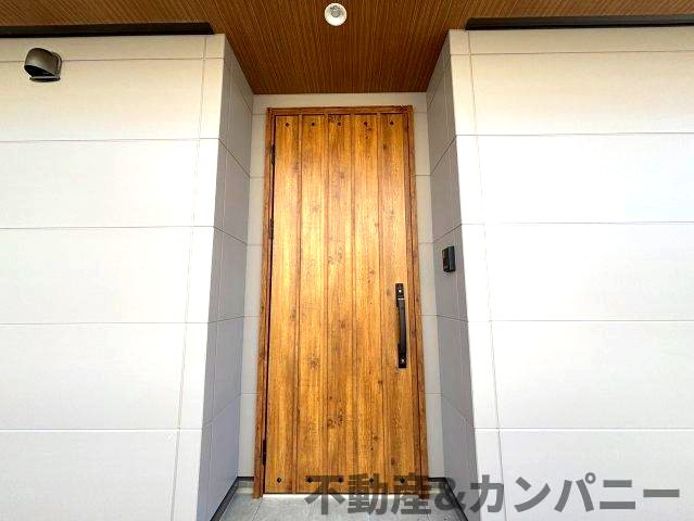 久米窪田町の新築分譲戸建の玄関|玄関です