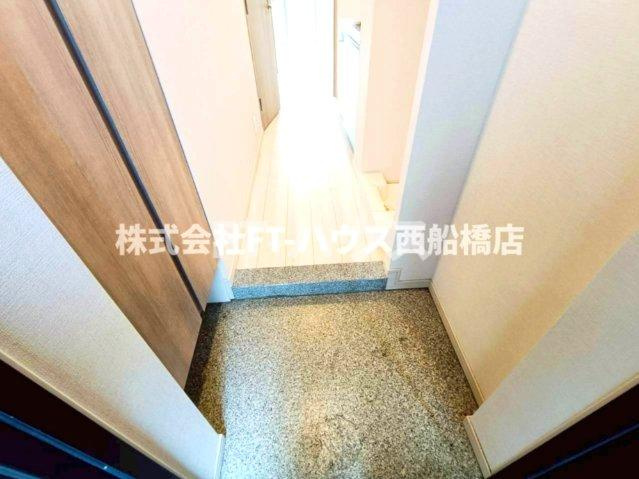 レジディア西船橋の玄関
