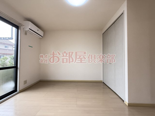 グレース小森野Ⅱの洋室|落ち着いた色調の洋室です