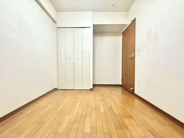 グロス・ヴュー・スクエア　アルタイムⅢの洋室|収納と居住空間のバランスが良く、日常生活を快適にサポートします。