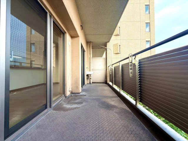 グロス・ヴュー・スクエア　アルタイムⅢのバルコニー|外の景色を感じながら、ゆったりと過ごせる空間です。
