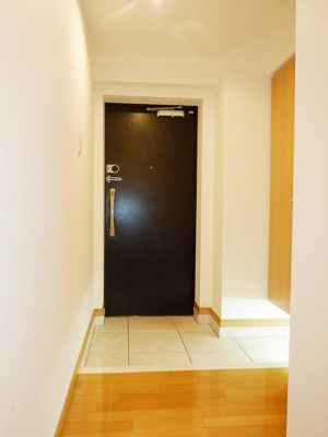 【玄関】 | ネオマイム鶴見デュークレア壱番館 | ゆとりのある玄関スペースです♪