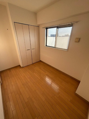 【洋室】 | エスリード北田辺第３ | 家探しはどうやってするの？から資金のことや住宅ローン、税金や制度のことまで住宅の難しいことをわかりやすく説明いたします♪