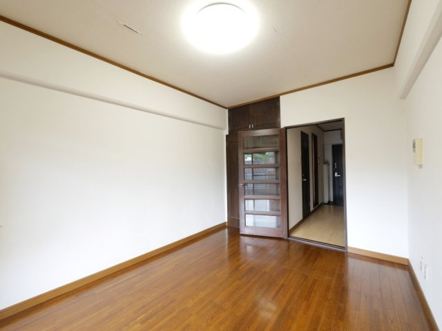 グレイス二日市壱番館の居間・リビング