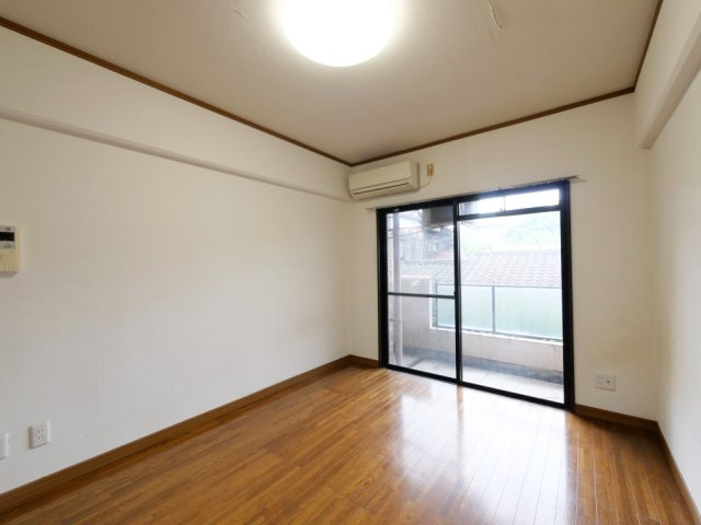 グレイス二日市壱番館の居間・リビング
