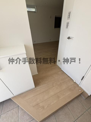 【玄関】 | 神戸市須磨区緑が丘2丁目　新築戸建A号地　仲介手数料無料！ | シンプルで使いやすい玄関です