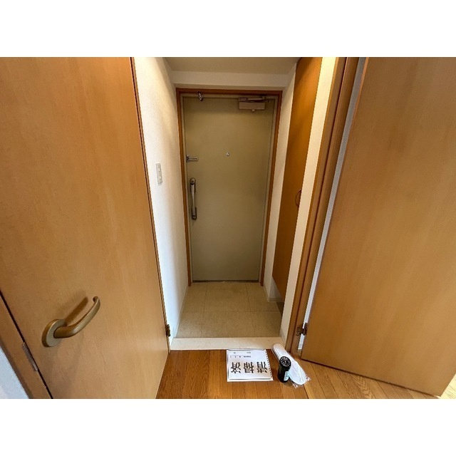 ルミエール岸町の玄関