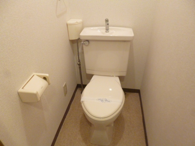【トイレ】 | カーサソラッツォ弐番館 | トイレです（同物件別室の写真です）