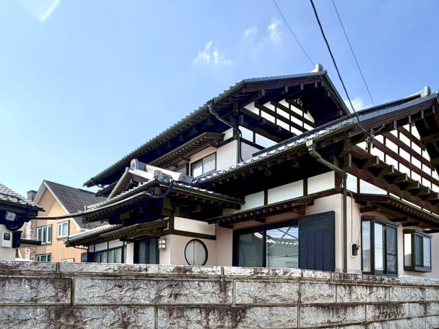 【中古戸建】渋川市石原の外観|■外観｜ここから始まる「日常」はご家族にとってかけがえのない時間となります。少しでも豊かに、快適に。