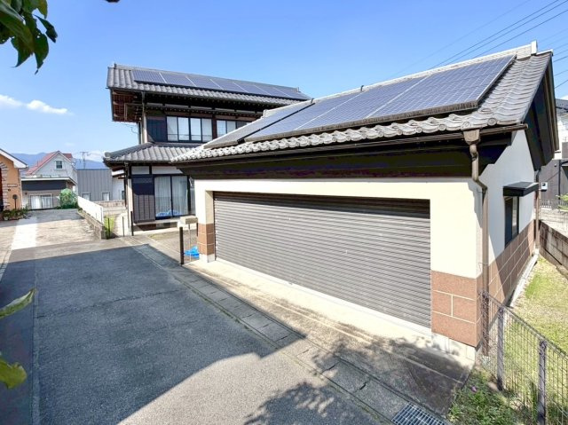 【中古戸建】渋川市石原の外観|■外観｜「個性」を損なわず、お客様一人ひとりの暮らし方にフィットします。