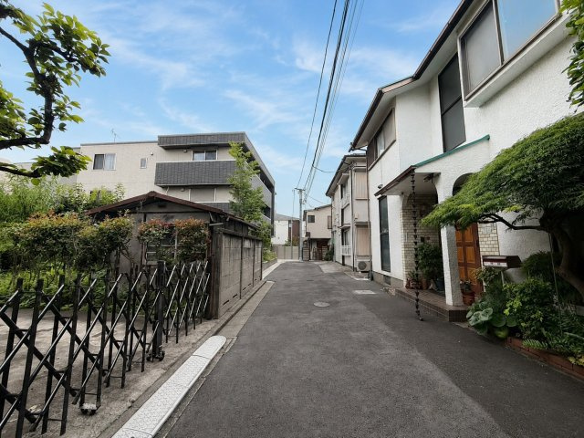 杉並区天沼2丁目　中古戸建の前面道路含む現地写真|2026.07.13撮影

現地ご見学希望・資料請求などお気軽にお問い合わせ下さい！
03-5990-5201
