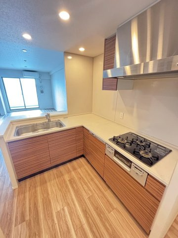クラッシイハウス尼崎　ＧＲＡＮＤ　ＰＬＡＣＥのキッチン