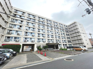 【外観】 | 万代コーポ | 【収納スペースありますよ】収納場所に困らず綺麗な室内をたもてますね！家族の思い出も大切にしまってけますね♪