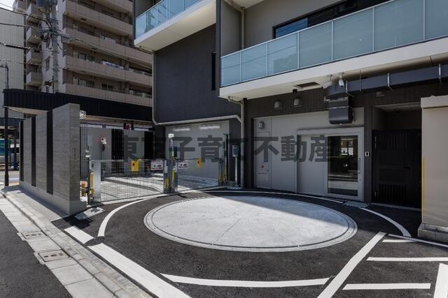 プライマル浅草言問通の駐車場