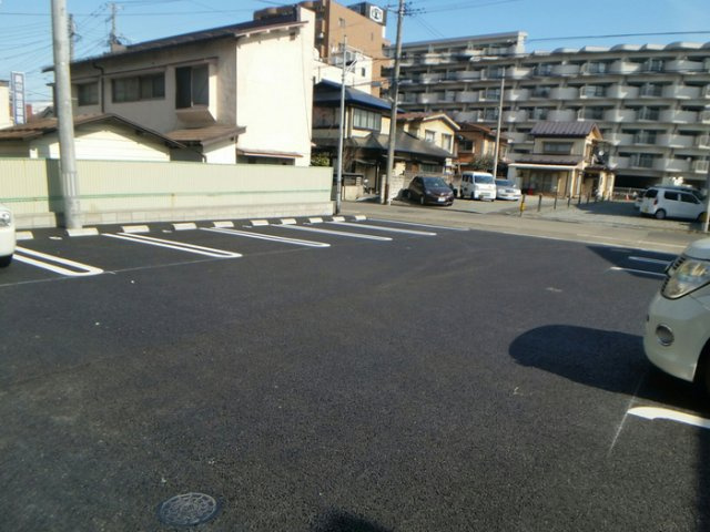 ラ・ルーチェ本町の駐車場