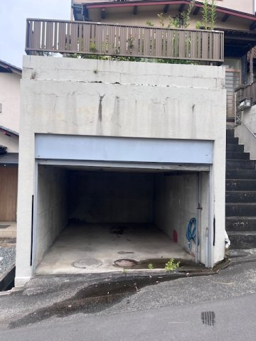 己斐上3丁目リフォーム済み中古戸建の駐車場