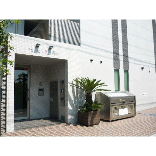 横浜市旭区二俣川２丁目の賃貸マンションのエントランス