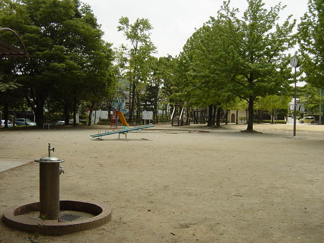 レオナ緑丘の周辺|みどり公園まで240ｍ