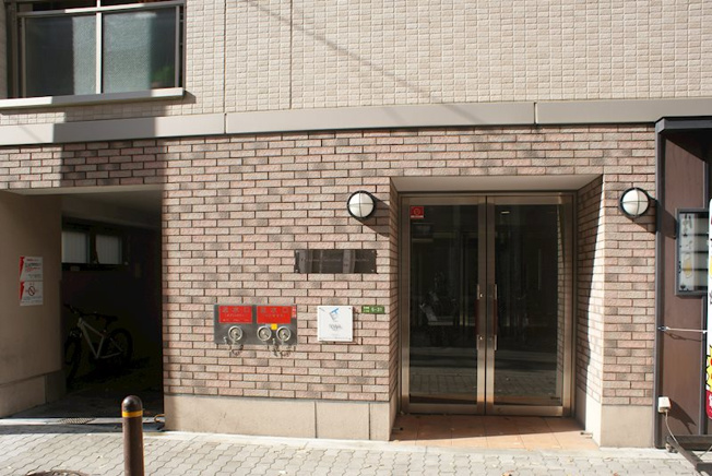 【エントランス】コンフォール南森町