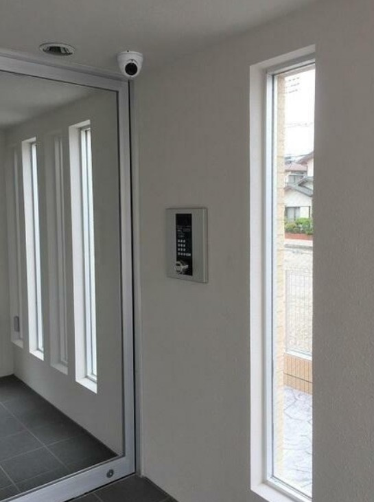 所沢市東所沢２丁目の賃貸マンションのエントランス
