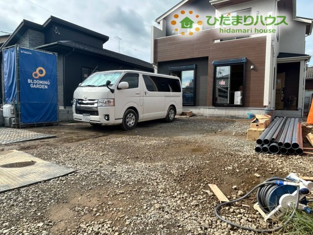 行田市旭町　新築一戸建て　ブルーミングガーデン　02の駐車場