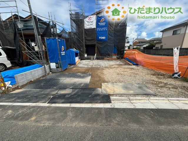 行田市旭町　新築一戸建て　ブルーミングガーデン　02の駐車場
