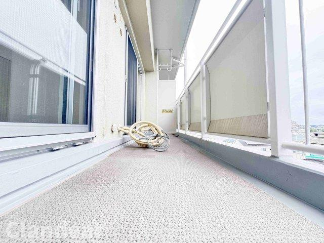 新松戸南パークハウスＢ棟のバルコニー|ドキドキの新生活も、安心してスタート。ぴったりの住まいを見つけませんか？クランディアが一緒に住まい選びをサポートします‼　まずは、お気軽にお問合せください　＃クランディア
