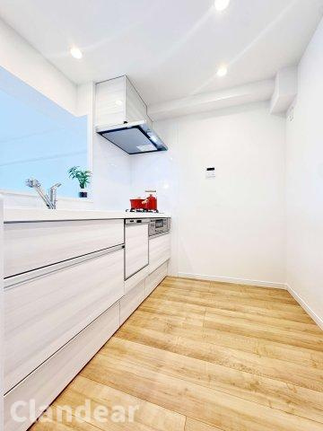 新松戸南パークハウスＢ棟のキッチン|ドキドキの新生活も、安心してスタート。ぴったりの住まいを見つけませんか？クランディアが一緒に住まい選びをサポートします‼　まずは、お気軽にお問合せください　＃クランディア