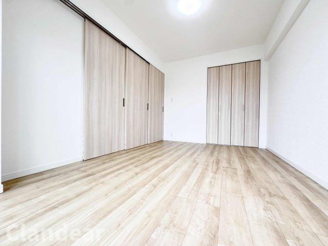 新松戸南パークハウスＢ棟の洋室|ドキドキの新生活も、安心してスタート。ぴったりの住まいを見つけませんか？クランディアが一緒に住まい選びをサポートします‼　まずは、お気軽にお問合せください　＃クランディア