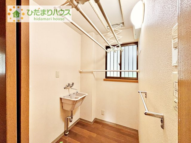 【ランドリースペース】 | つくば市小茎　中古戸建 | ランドリルーム完備！
昇降機は電動になっております＼(^o^)／