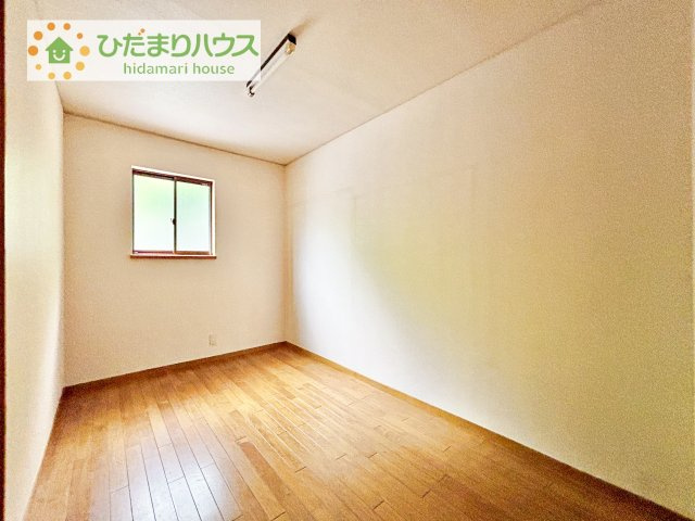 【洋室】 | つくば市小茎　中古戸建 | 洋室と使うもよし、納戸としてもいかがですか？