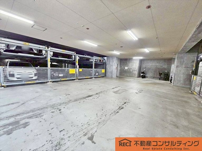 ネバーランド西宮の駐車場