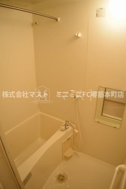 ジュネーゼグラン上本町の浴室