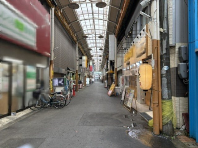 庄内商店街内一棟ビルの周辺