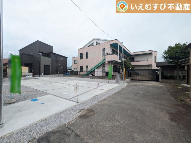 Livele Garden.S　熊谷上之第7の前面道路含む現地写真|充分な広さの4ｍ前面道路
間口が広くお車の出し入れも問題なく行えるスペースが確保されています♪