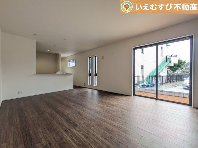 Livele Garden.S　熊谷上之第7の居間・リビング|ご家族みんながゆったりくつろげるリビング
ゆとりの空間でくつろいだり遊んだり、家族の時間が楽しみですね♪
