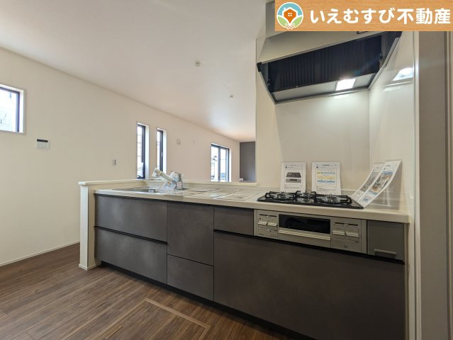 Livele Garden.S　熊谷上之第7のキッチン|機能性収納性に溢れるキッチン
収納もたっぷり付いていてすっきり片付く！毎日楽しくお料理が出来そうです！